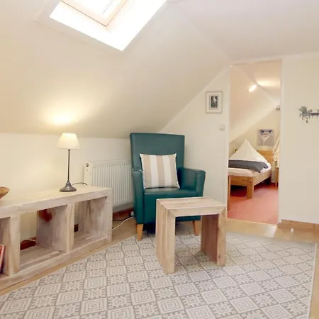 Badestra_e 36_ Historisches Stadth Nyaraló Wyk auf Föhr